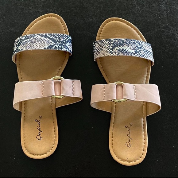 Sandals - Picture 3 of 3